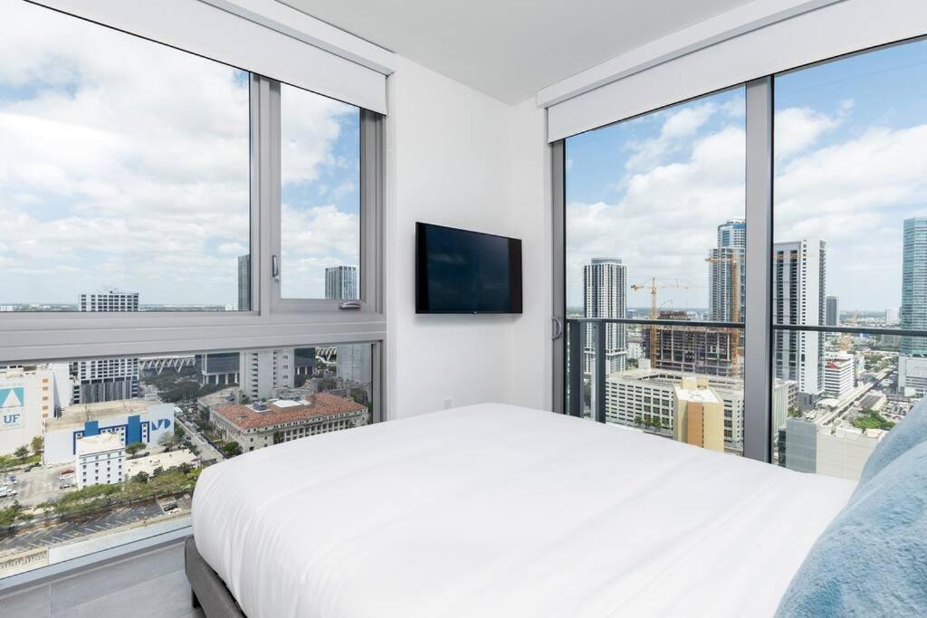 Amazing 2 Bedroom 30Th Floor Downtown Free Parking Miami Buitenkant foto